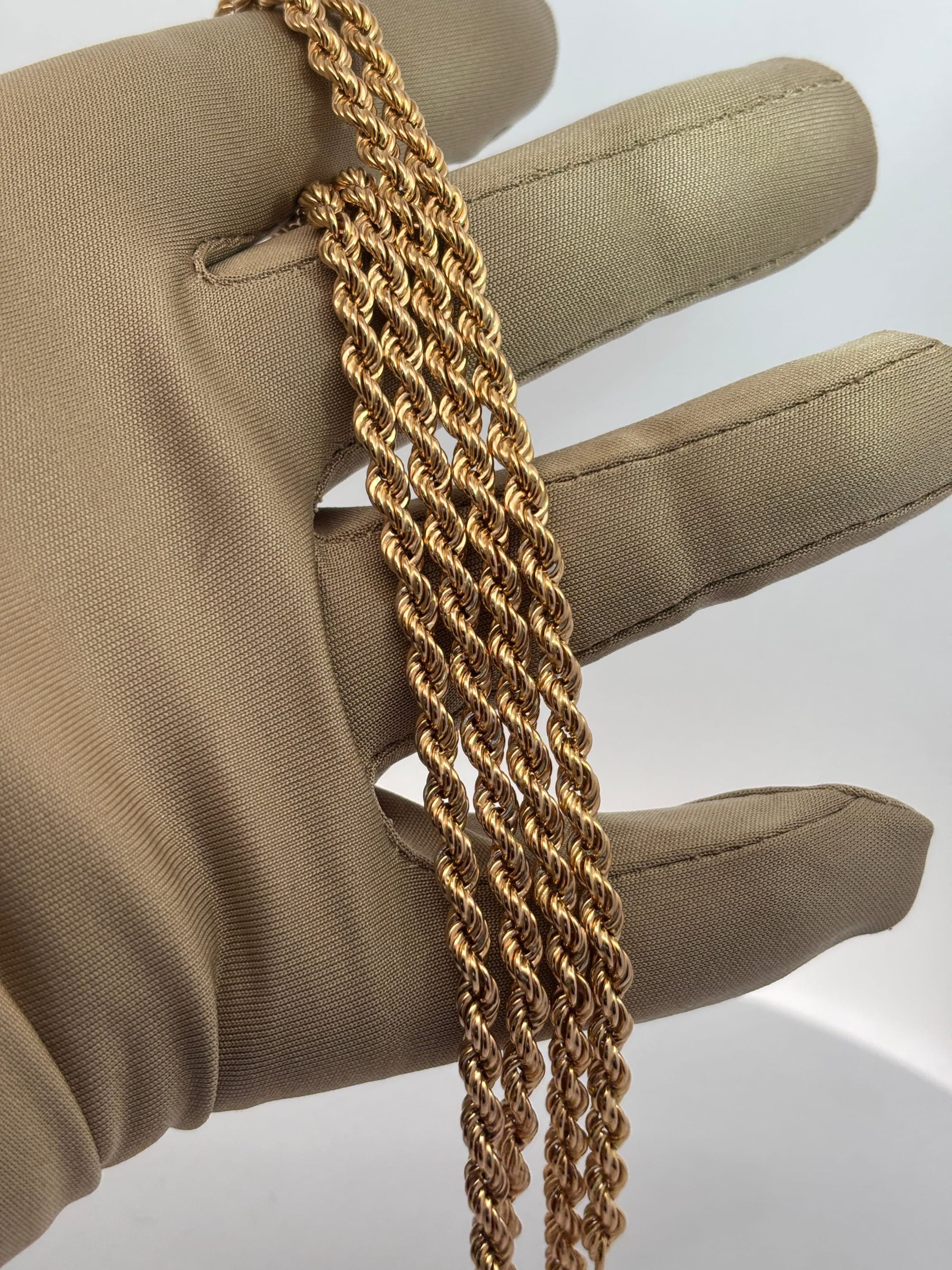 Bijoux Liquidation | Remise à Neuf 4.1mm Torsade Semi-Solid