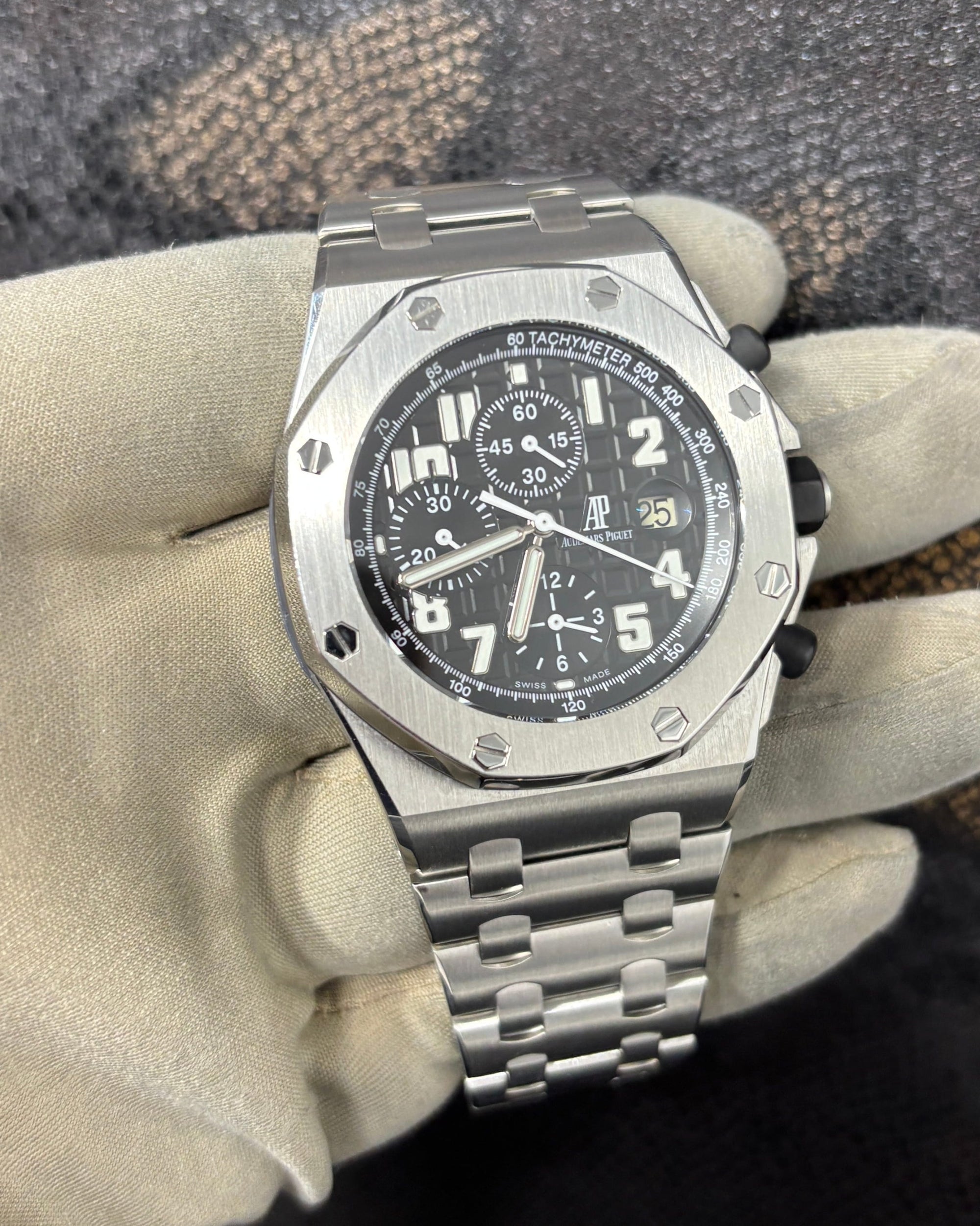 Bijoux Seconde Main | Remise à Neuf Audemars Piguet 42mm OffShore Chronograph Noir