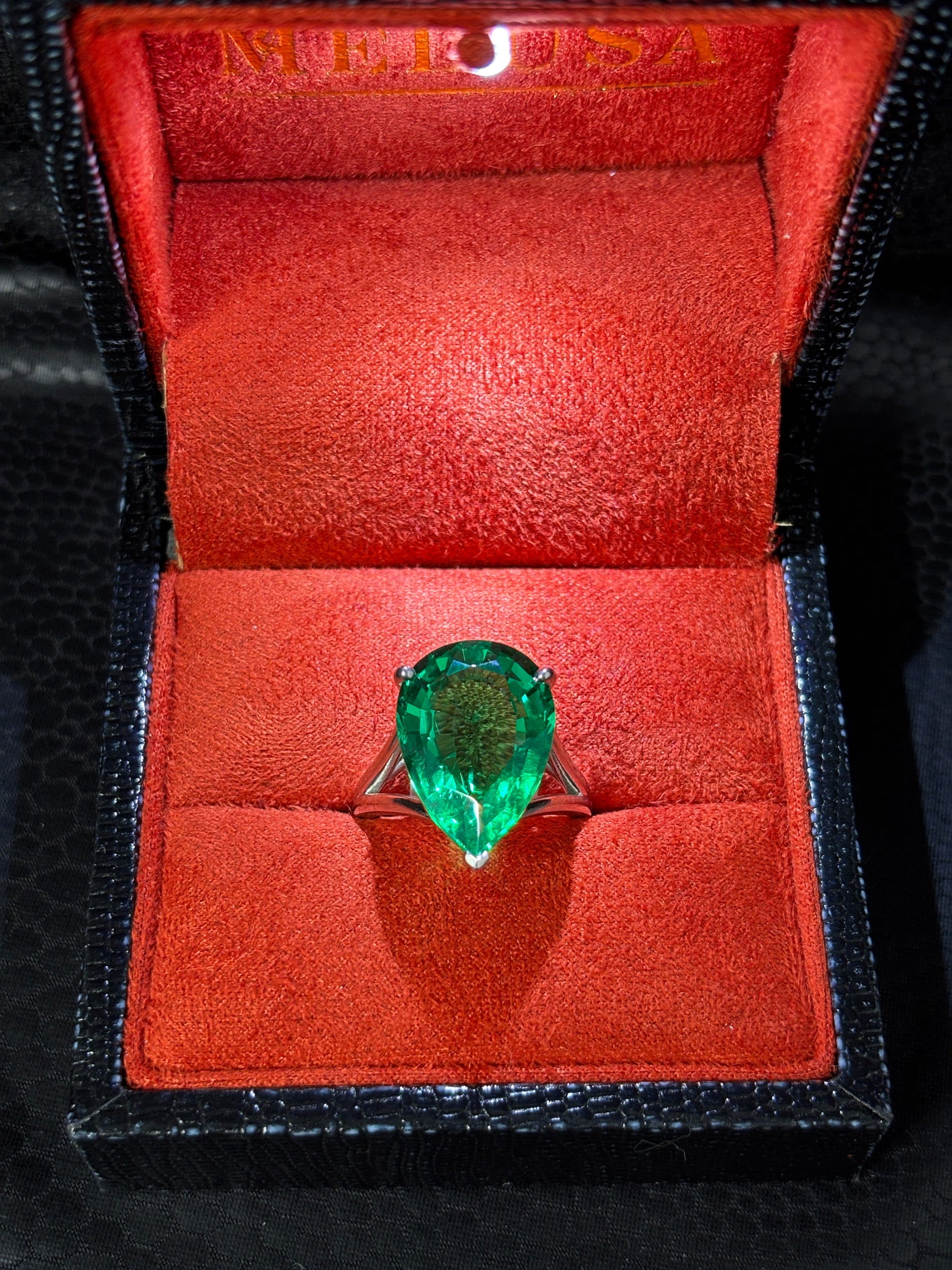 Bijoux Liquidation | Neuf Bague Emerald Pear (CBE39)
