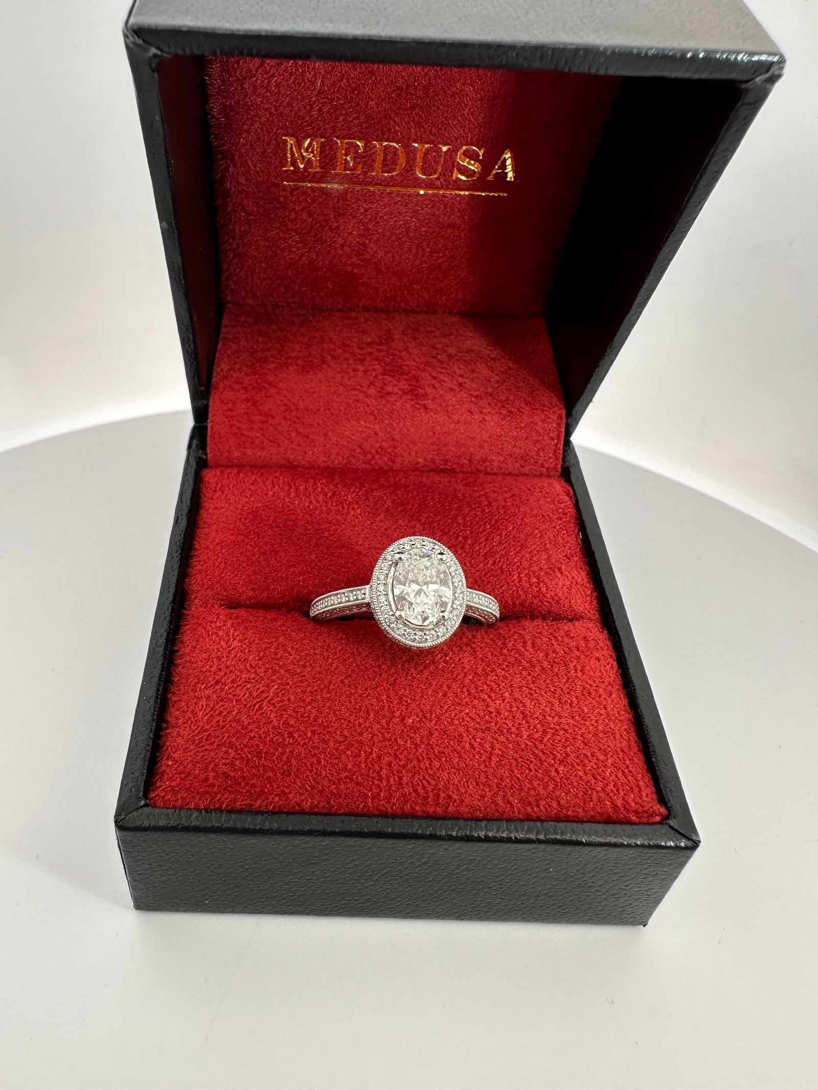 Platinum diamond ring - NEW 