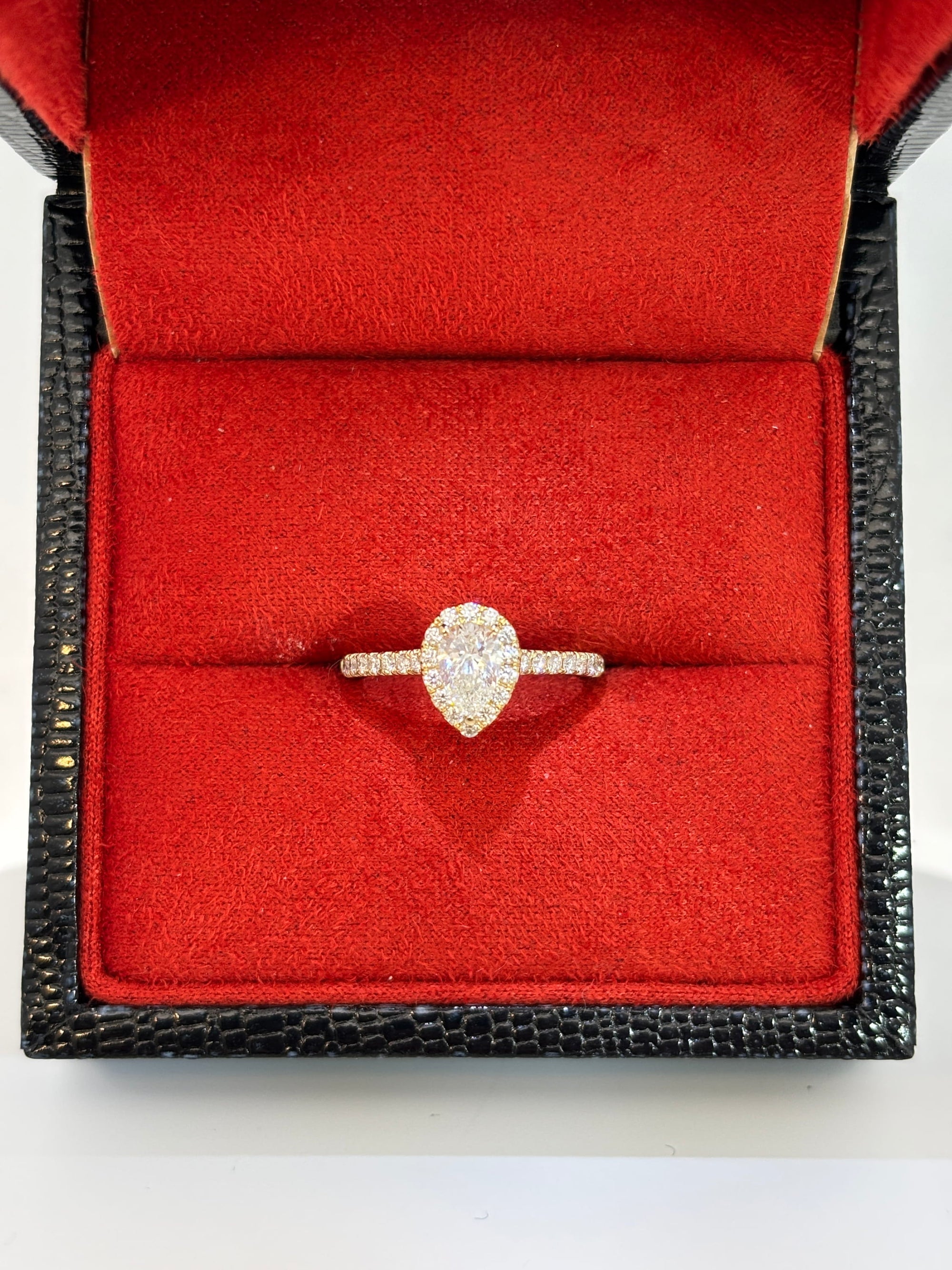 Bijoux Liquidation | Remise à Neuf Bague solitaire pear cut