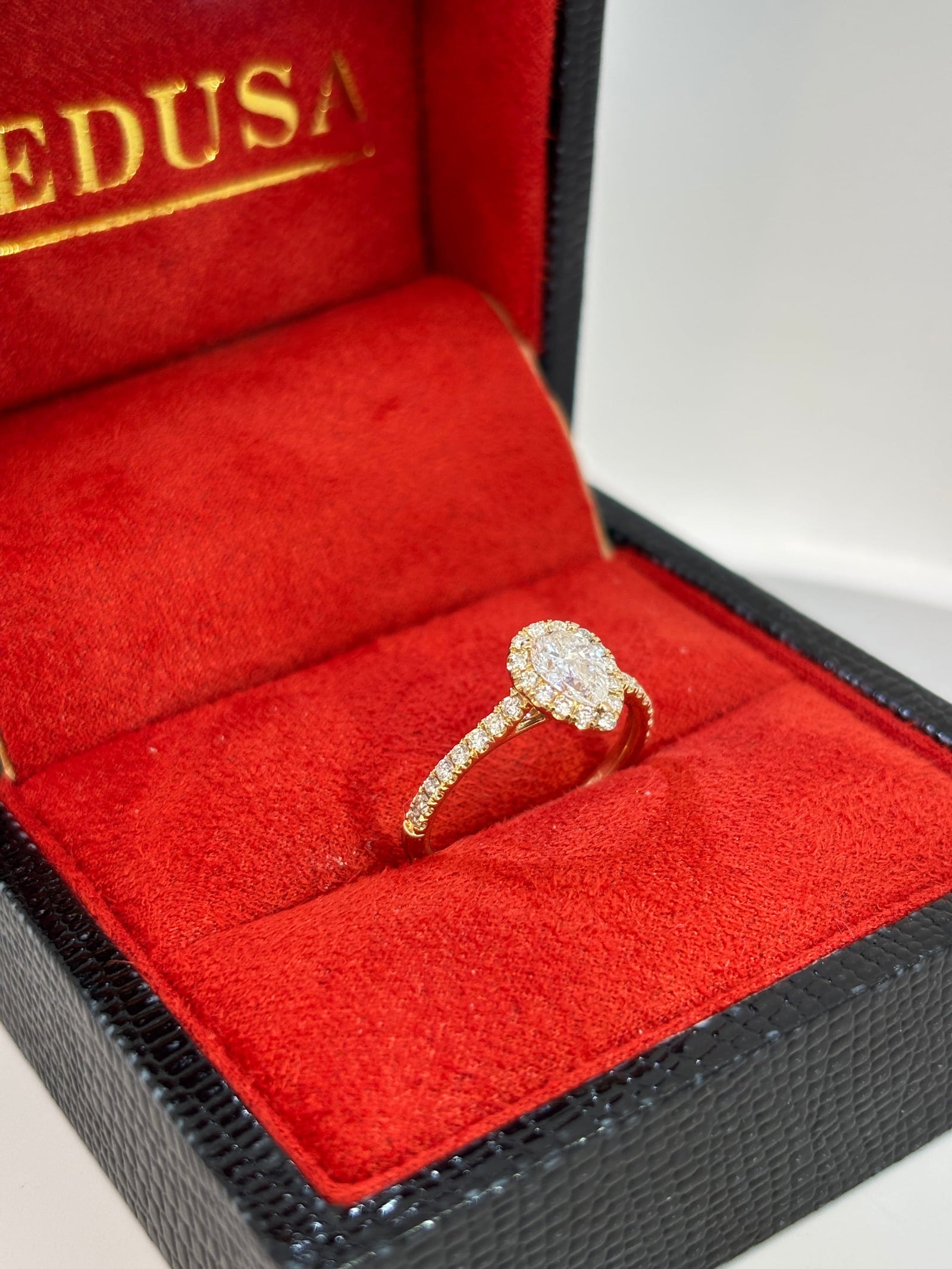 Bijoux Liquidation | Remise à Neuf Bague solitaire pear cut