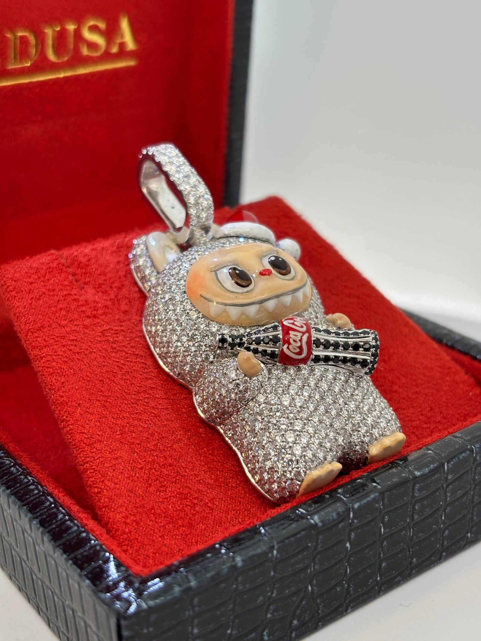 Pendentif Labubu diamant