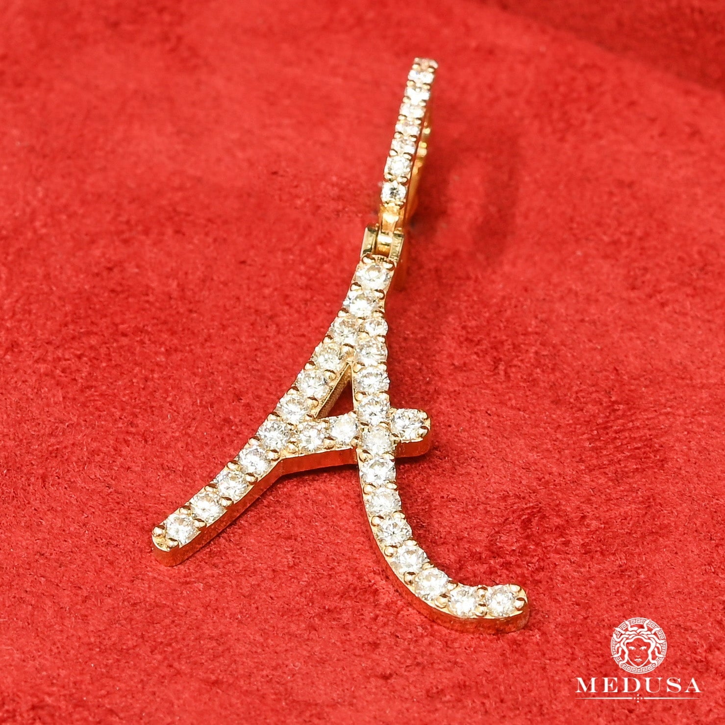 Diamond Letter Pendant D4 [A to Z] 