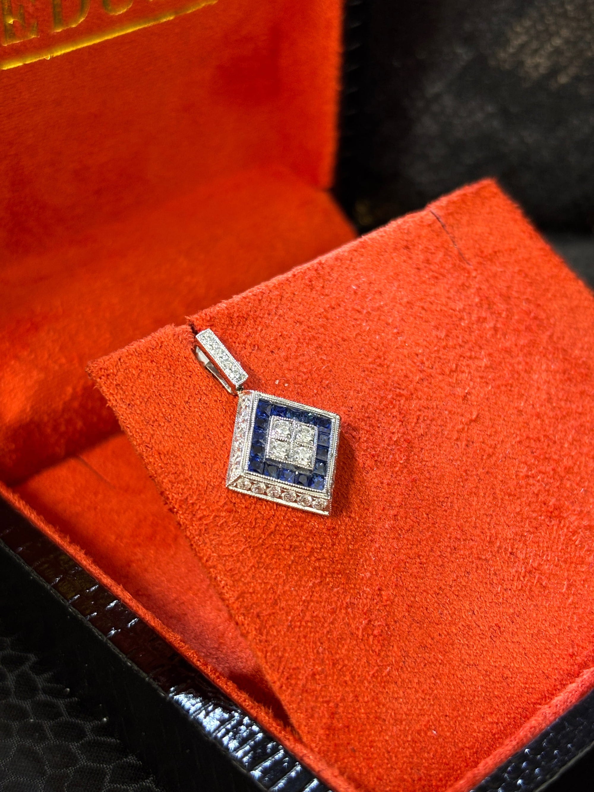 Bijoux Liquidation | Neuf Pendentif Square (CB)