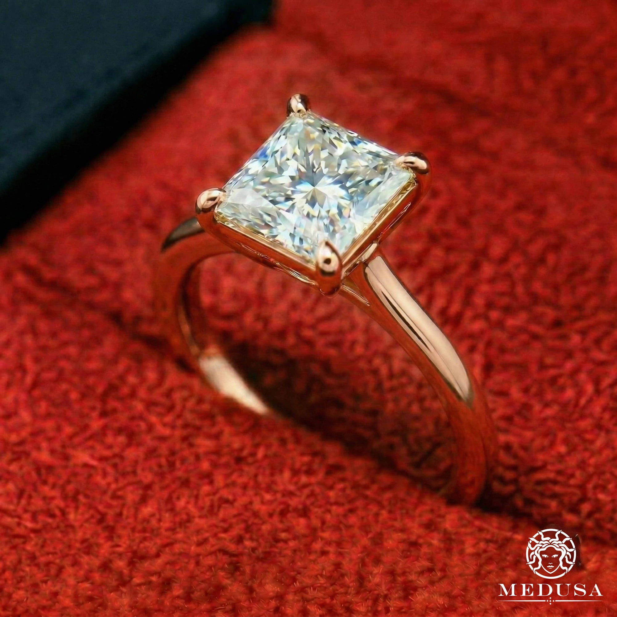 Bague à Diamants en Or 14K | Bague Fiançaille Solitaire LAB D2 - Princess Cut Or Jaune / 3.00CT / Plain