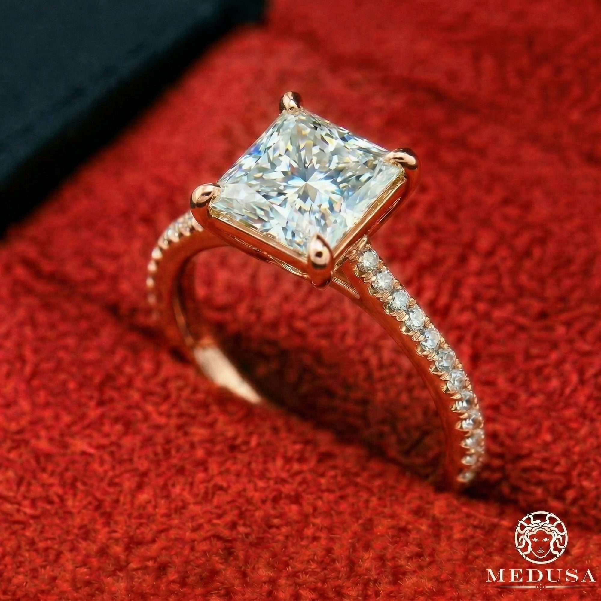 Bague à Diamants en Or 14K | Bague Fiançaille Solitaire LAB D2 - Princess Cut Or Jaune / 3.00CT / Semi-Eternité