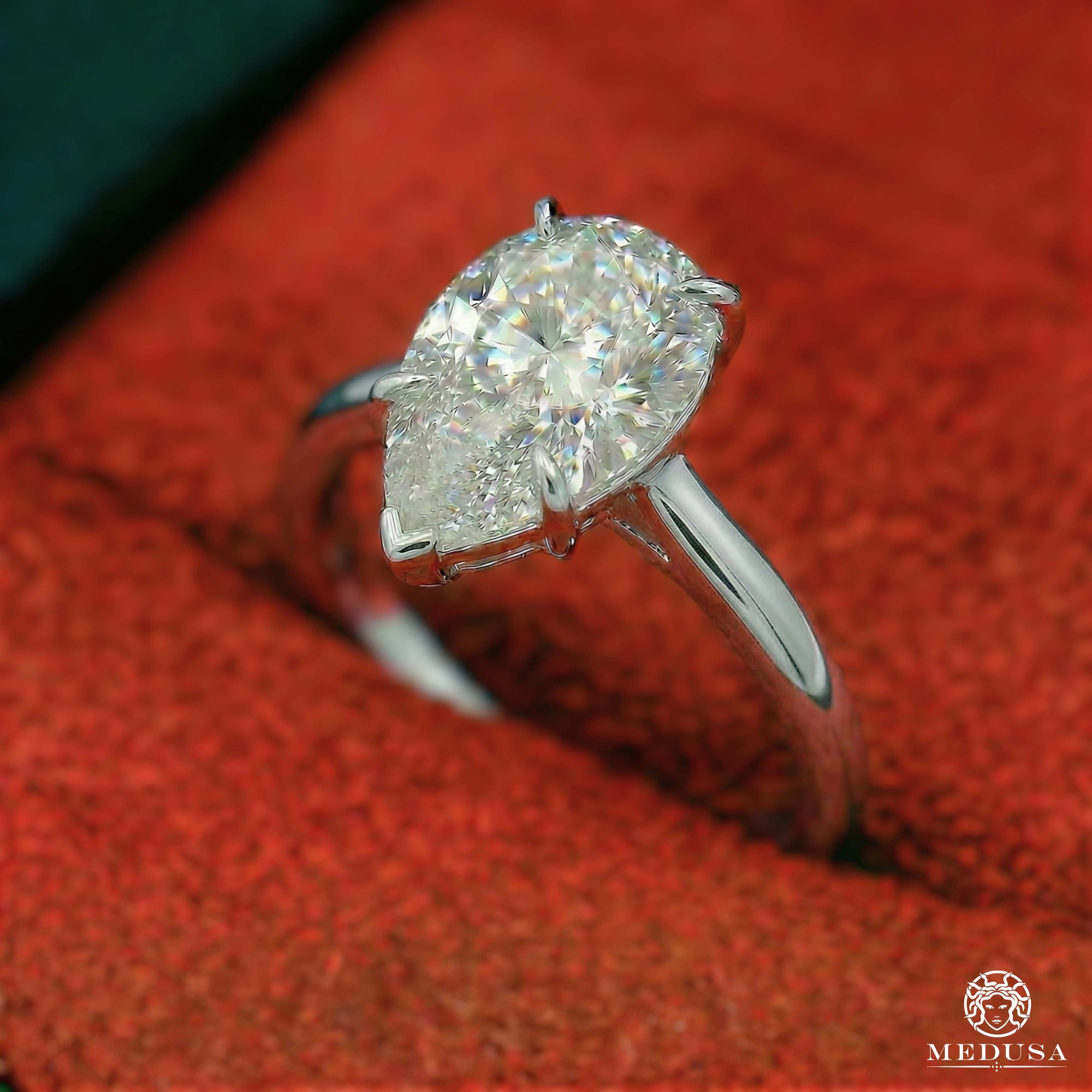 Bague à Diamants en Or 14K | Bague Fiançaille Solitaire LAB D4 - Pear Cut Or Blanc / 1.00CT / Plain