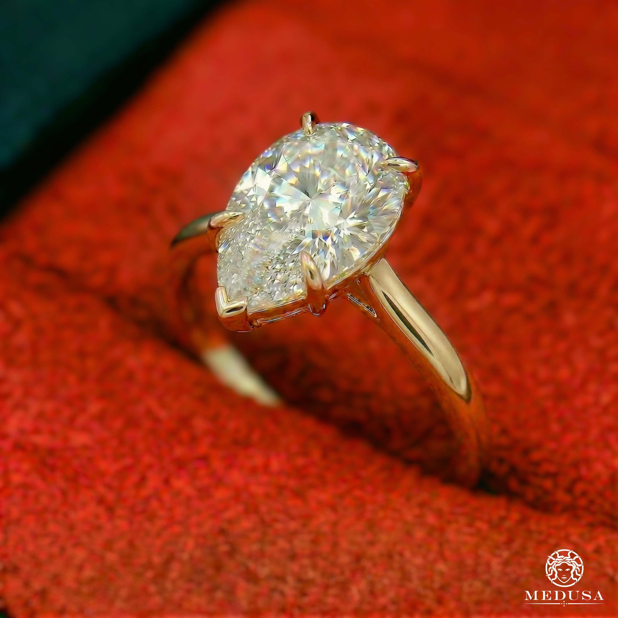 Bague à Diamants en Or 14K | Bague Fiançaille Solitaire LAB D4 - Pear Cut Or Jaune / 1.00CT / Plain