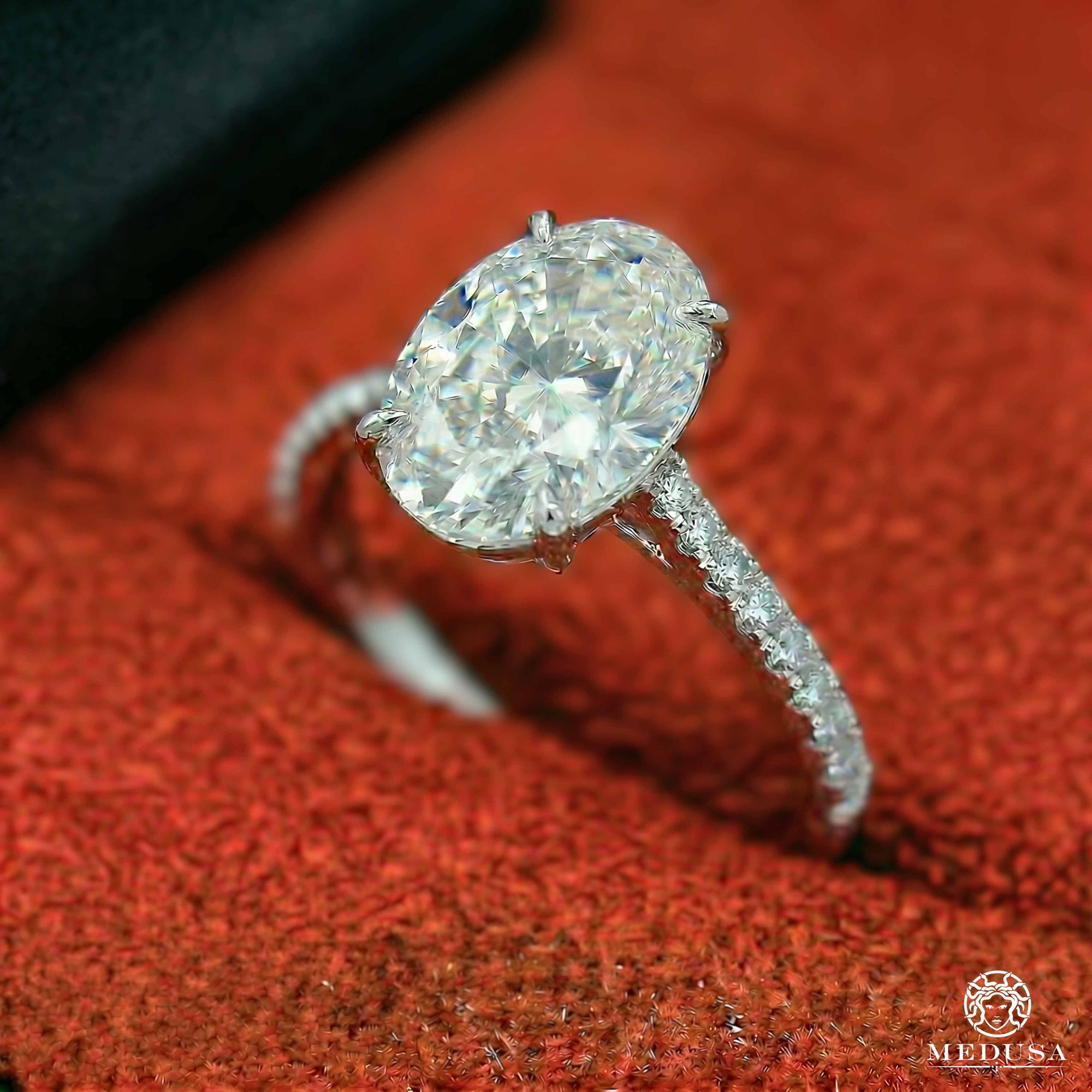 Bague à Diamants en Or 14K | Bague Fiançaille Solitaire LAB D5 - Oval Cut Or Blanc / 1.00CT / Semi-Eternité