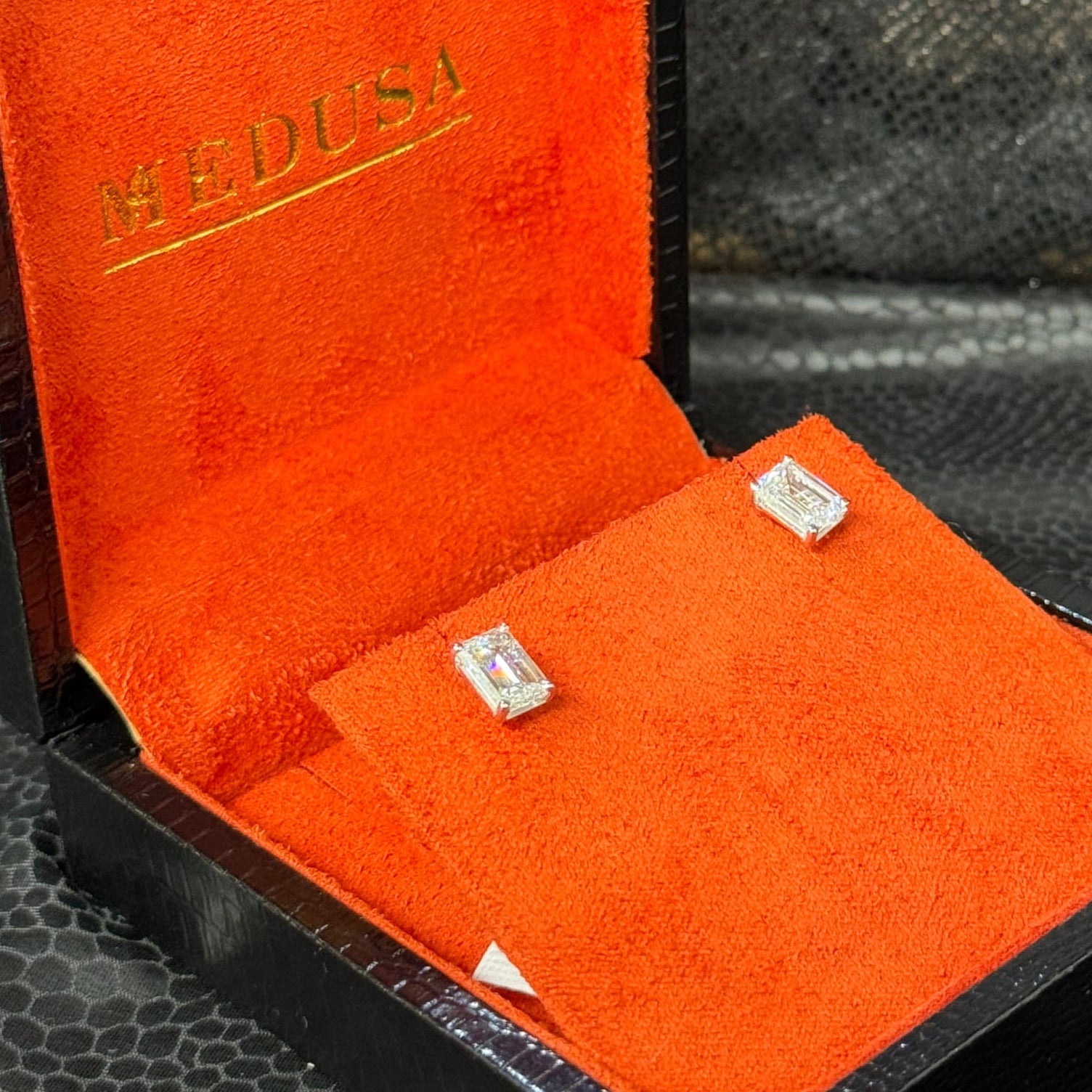 Bijoux Liquidation | Neuf Studs emerald cut 3.04Ct LAB (CB56)