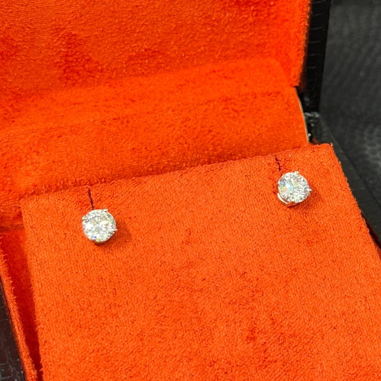 Bijoux Liquidation | Neuf Studs LAB 1.50Ct or blanc (CB7)