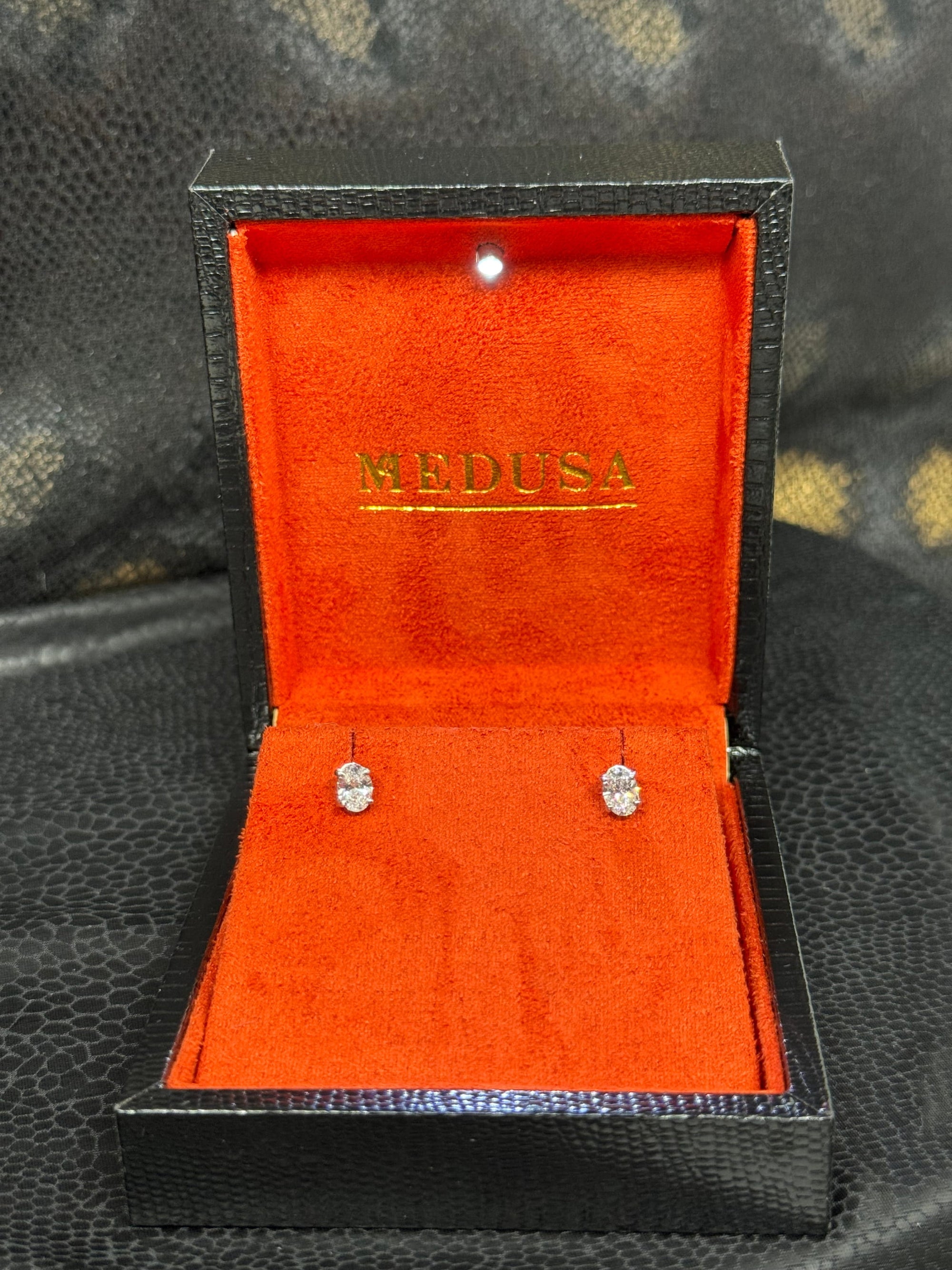 Bijoux Liquidation | Neuf Studs Ovale 1.05Ct LAB (CB)