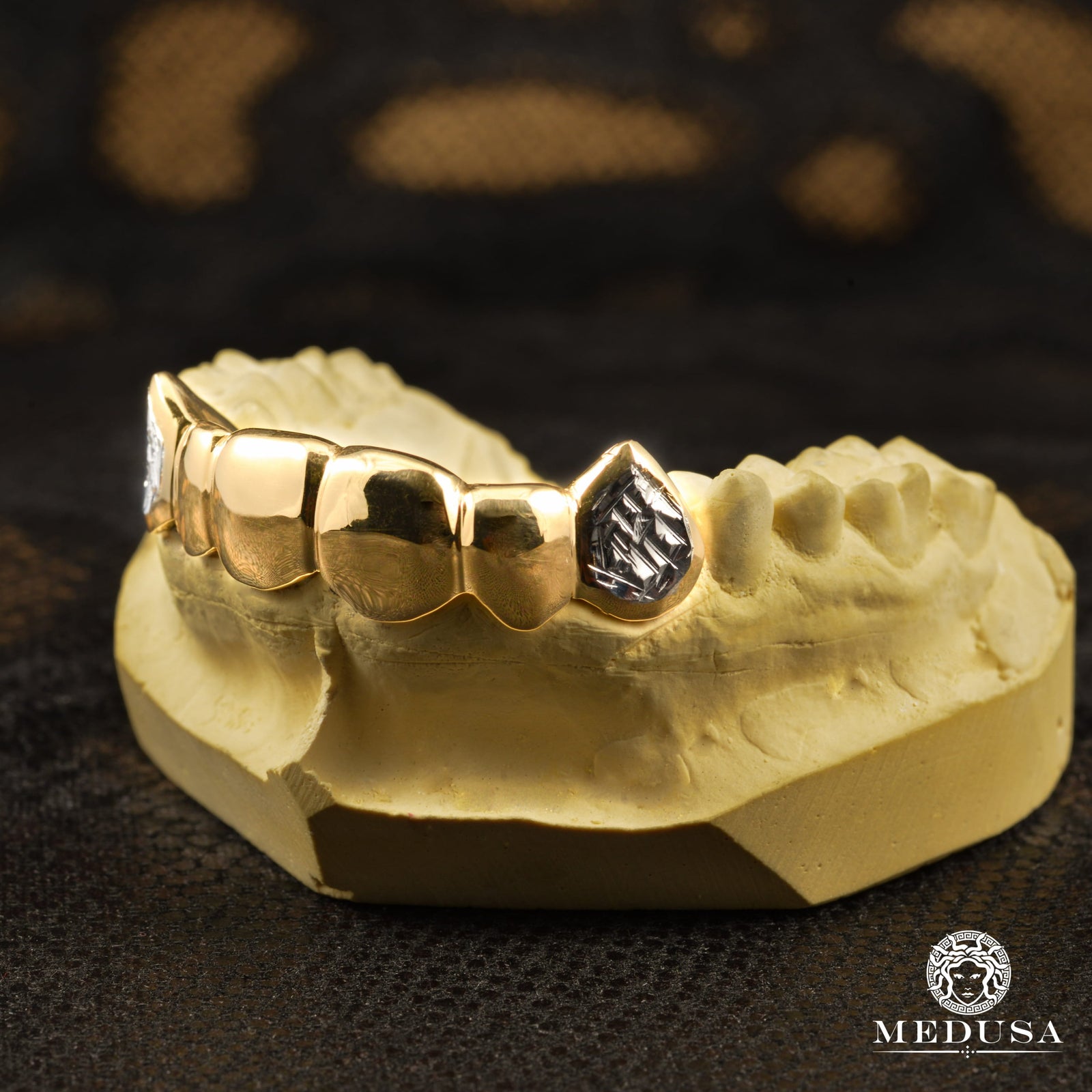 Grillz Custom in Gold | Grillz Grillz 6 Teeth Fang Diamond Cut