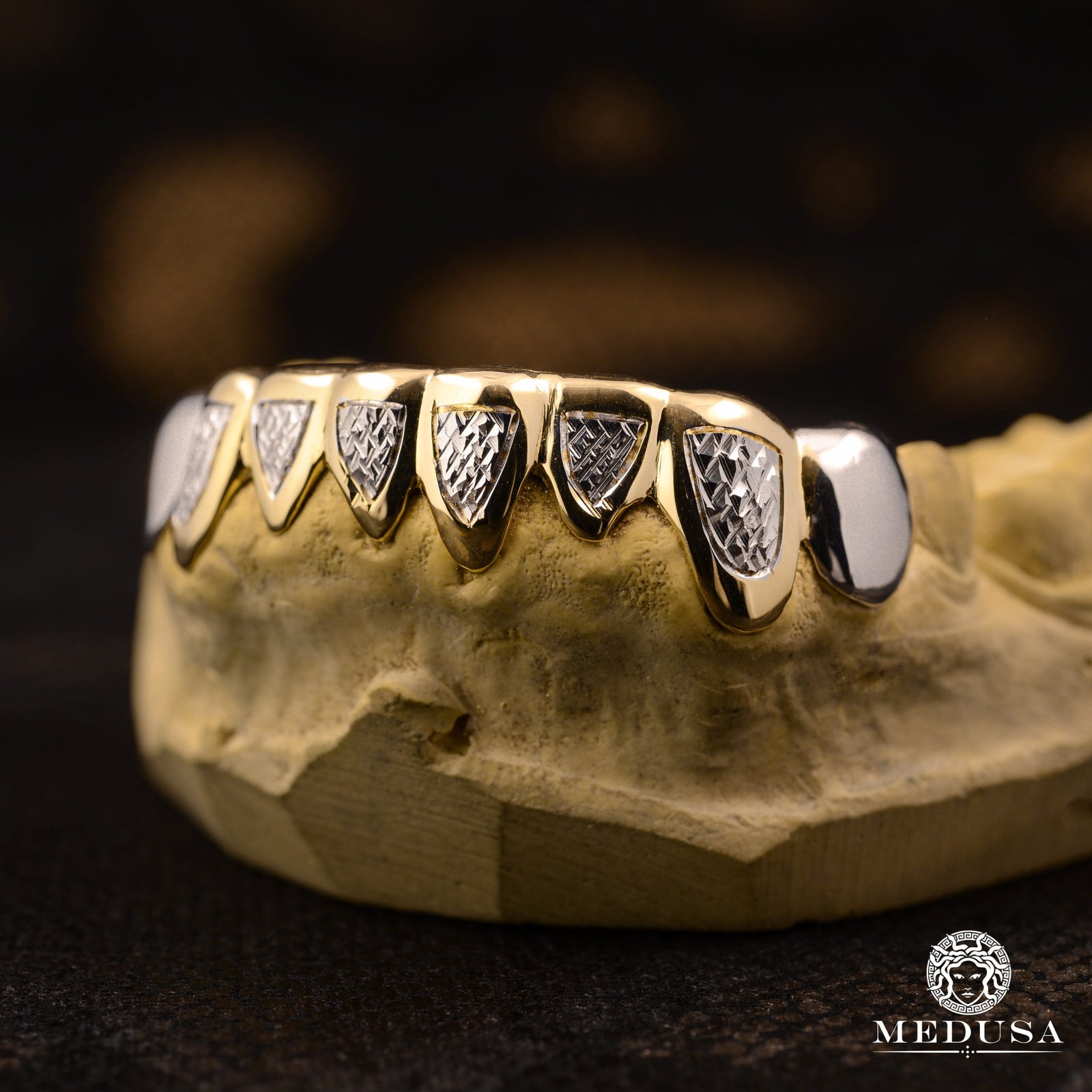Grillz Custom in Gold | Grillz Grillz 8 Teeth Diamond Cut 10K / 2 Tone Gold