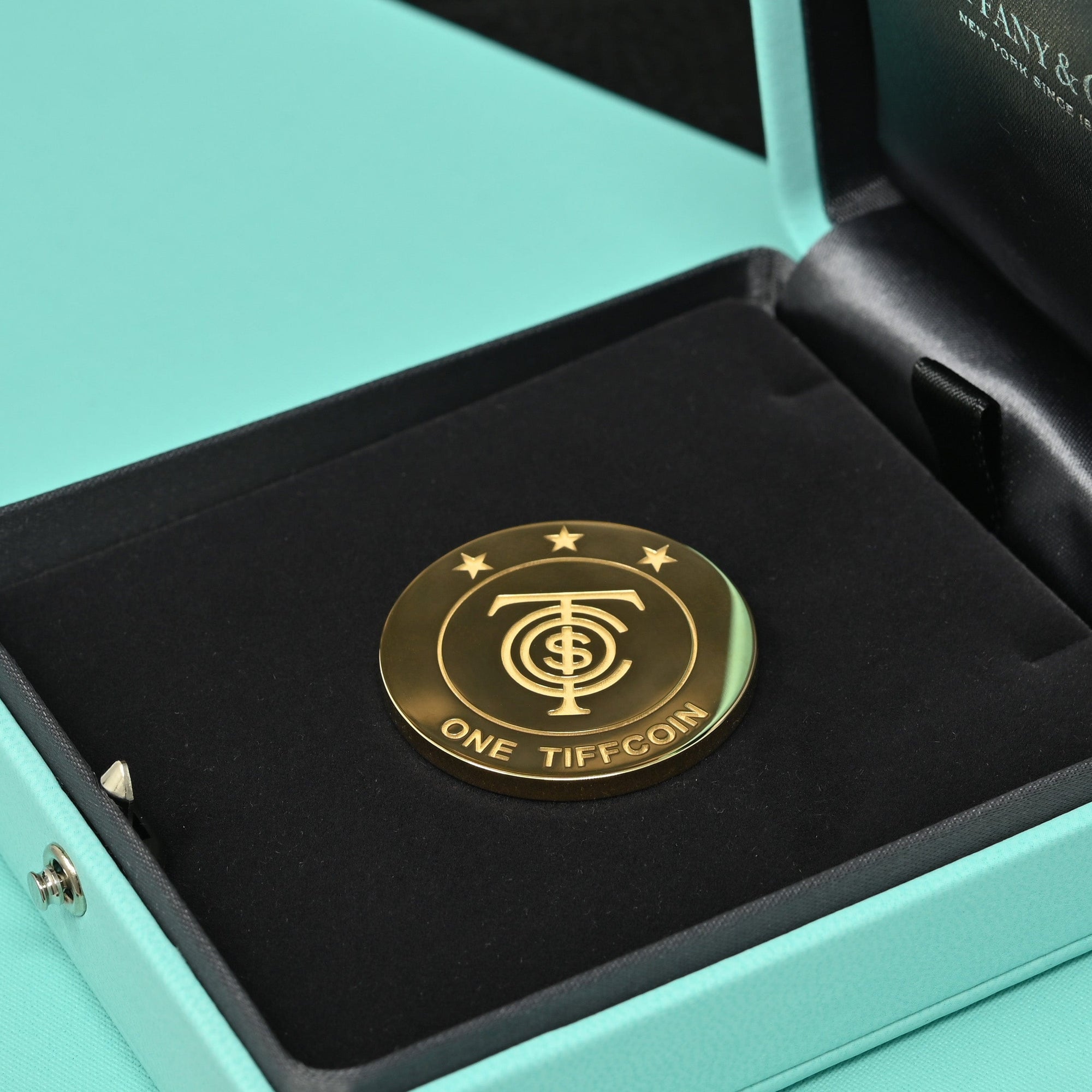 Tiffany &amp; Co. | Jeton en Or 18-Karat One TiffCoin | Edition 69 of 499 | Tiffany &amp; Co. Or Jaune